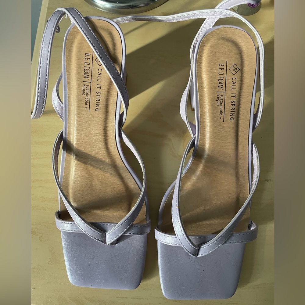 Call it spring, lavender kitten heels